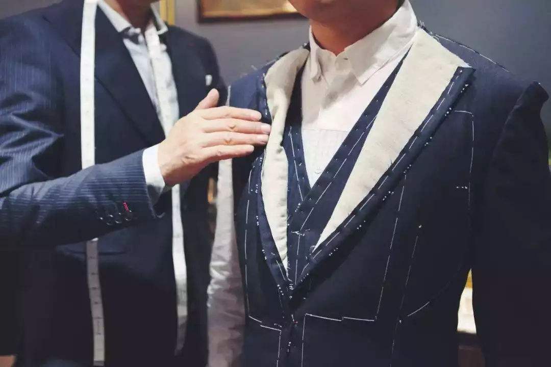 江蘇職業(yè)裝也能突顯風(fēng)格